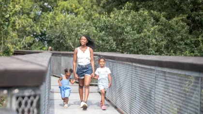 Family enjoy the Treetop Walkway2