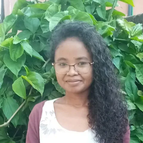 Anna Ralaiveloarisoa